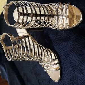 Christian Siriano Ladies Heels Size 9 Gold. NWOT. New without Tags . Never worn